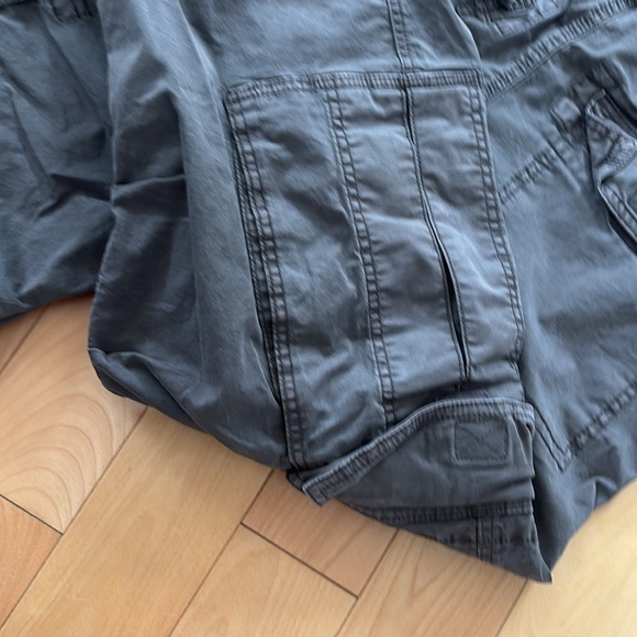 Cargo pant from Garage, size (xs) but it run big. Color: gray - Picture 4 of 6